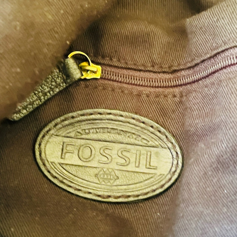 Authentic fossil crossbody purse - Picture 14 of 16